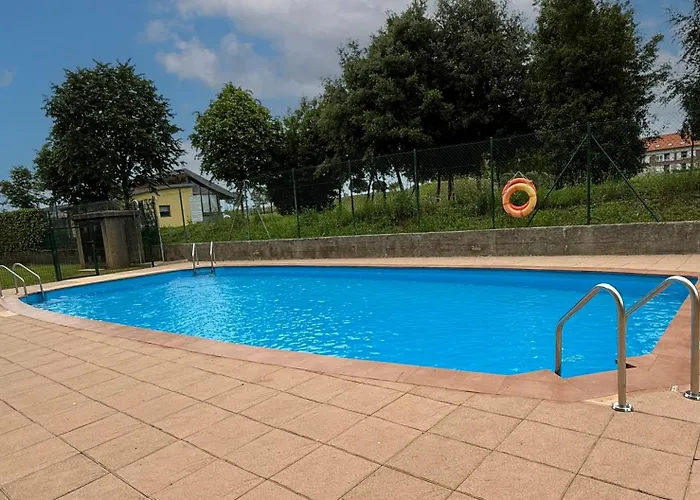 2 Piscina Y Tenis אחו